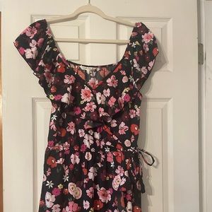 Maxi floral dress with ruffle bottom detail